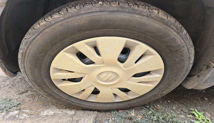 2011 Maruti Swift VXI, Petrol, Manual, 1,11,879 km, tyre