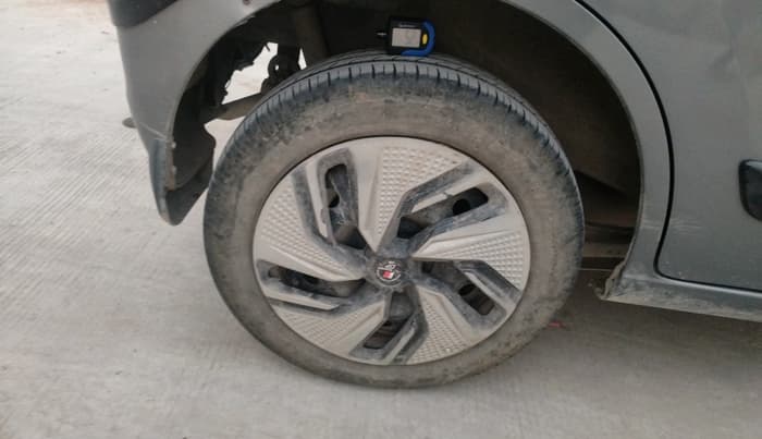 2012 Maruti Wagon R 1.0 VXI, Petrol, Manual, 81,330 km, tyre