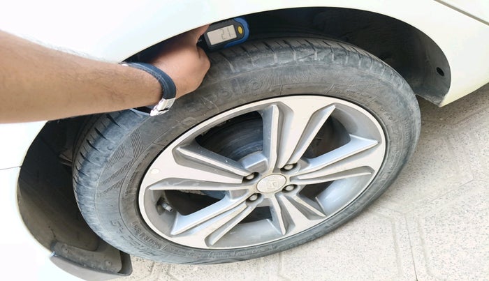 2017 Hyundai Verna 1.6 VTVT SX (O) AT, Petrol, Automatic, 68,839 km, tyre