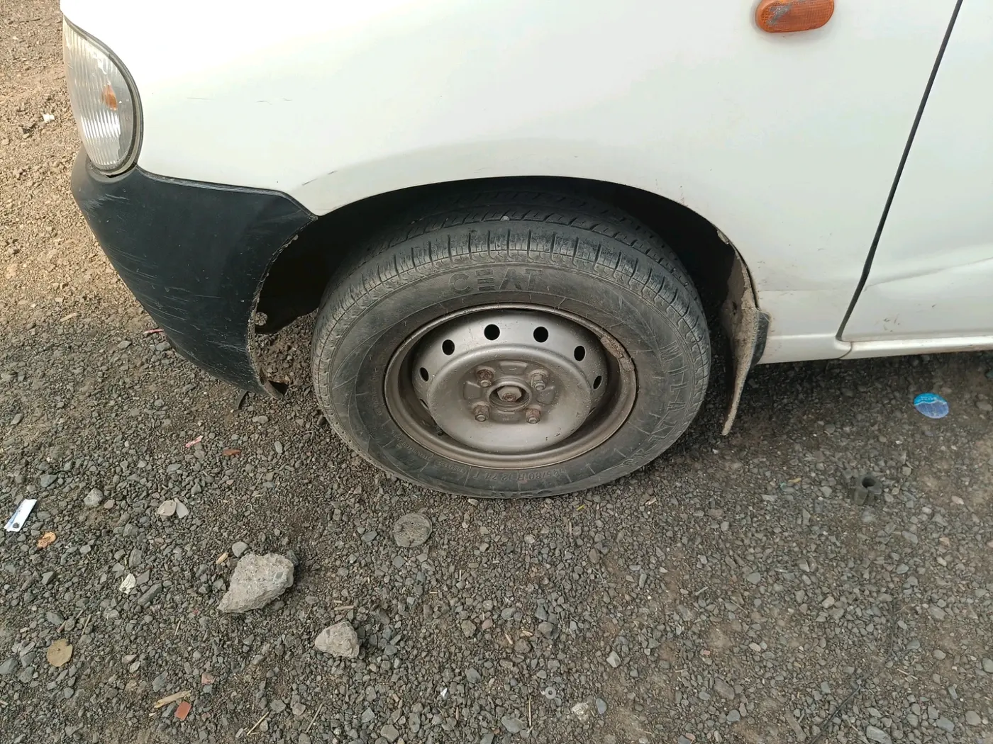 2011 Maruti Alto LXI, CNG, Manual, 2,73,719 km, tyre