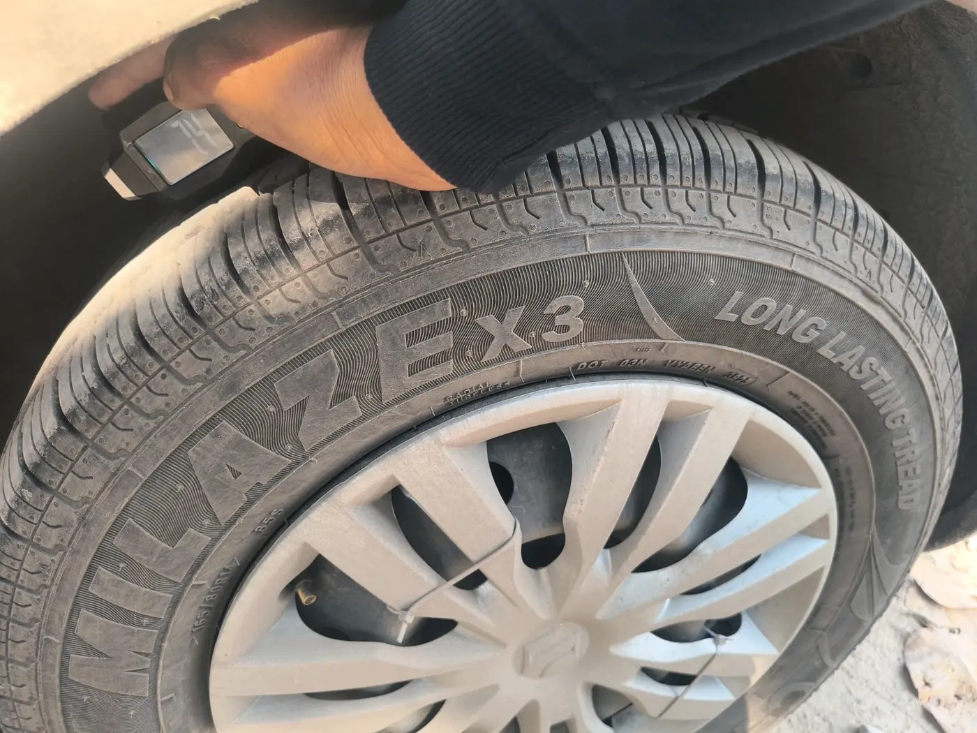 2018 Maruti Dzire VDI AMT, Diesel, Automatic, 1,62,370 km, tyre