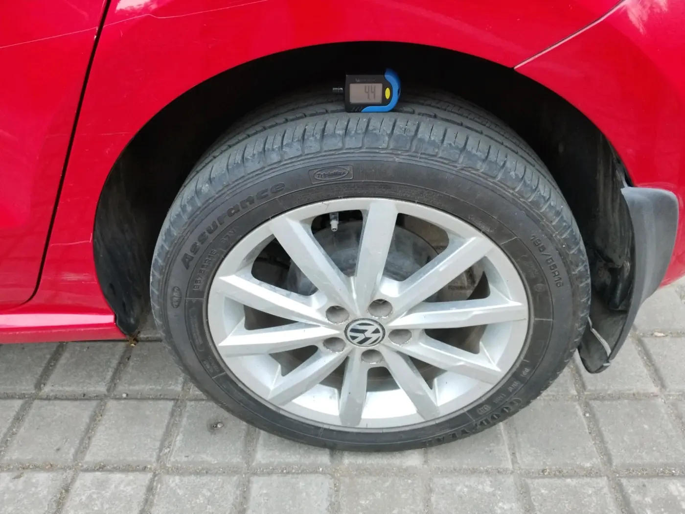 2017 Volkswagen Polo GT TSI AT, Petrol, Automatic, 53,248 km, tyre
