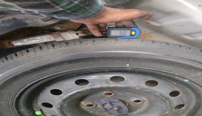 2017 Maruti Dzire VDI, Diesel, Manual, 91,355 km, tyre