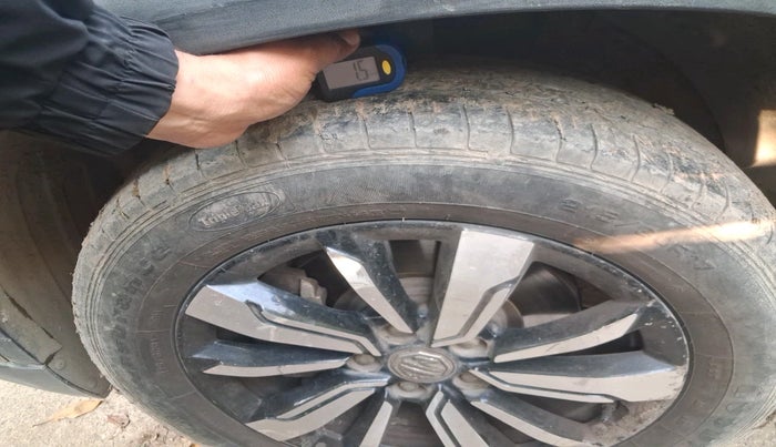 2019 MG HECTOR SMART HYBRID 1.5 PETROL, Petrol, Manual, 83,406 km, tyre