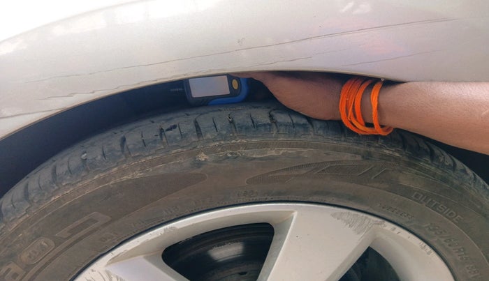 2016 Skoda Rapid 1.5 TDI CR AMBITION PLUS AT, Diesel, Automatic, 1,21,025 km, tyre