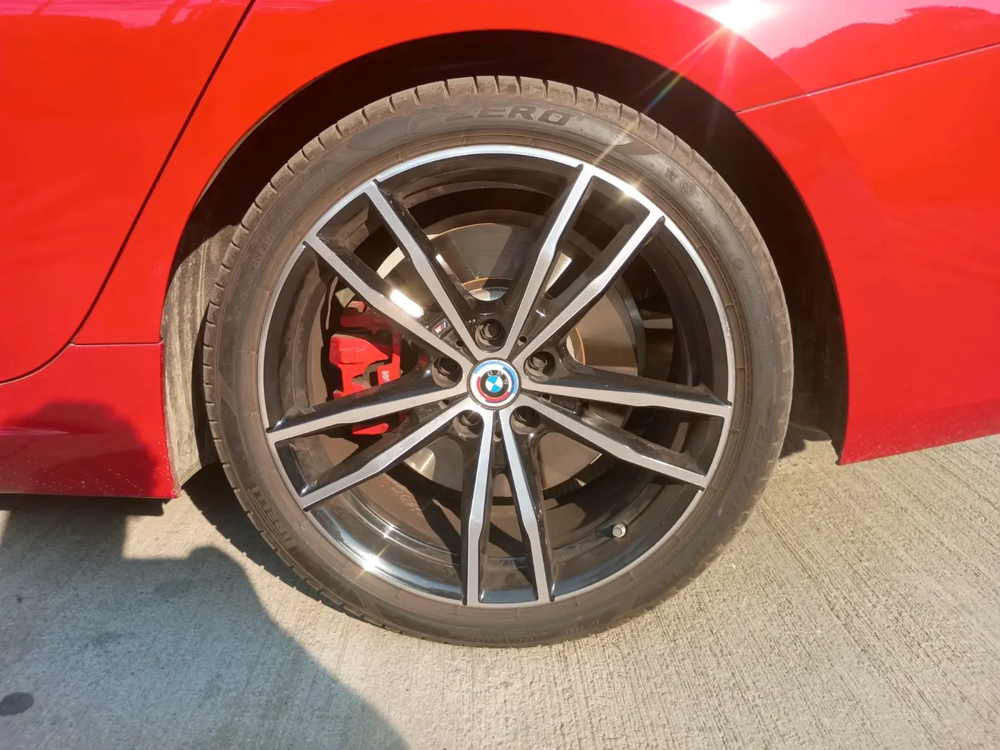 2024 BMW M340i xDrive, Petrol, Automatic, 11,098 km, tyre