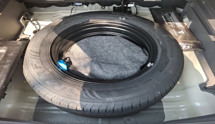 2025 Hyundai Creta E 1.5 DIESEL, Diesel, Manual, 6,179 km, tyre