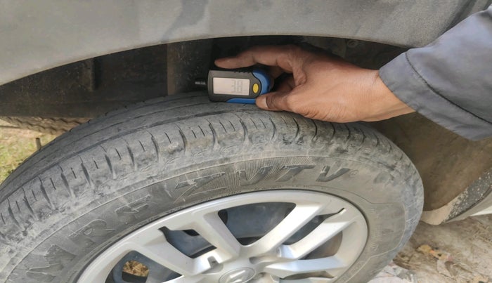 2023 Renault TRIBER RXT, Petrol, Manual, 52,988 km, tyre