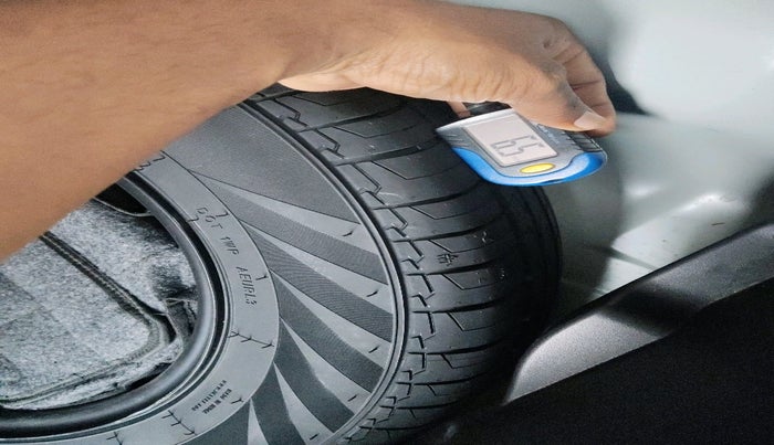 2025 KIA SYROS HTK (O) 1.5 Diesel 6MT, Diesel, Manual, 5,885 km, tyre