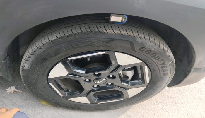 2025 KIA SYROS HTK (O) 1.5 Diesel 6MT, Diesel, Manual, 5,885 km, tyre