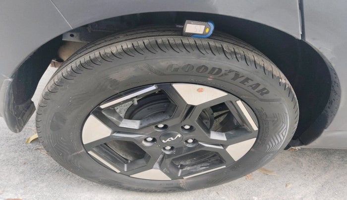 2025 KIA SYROS HTK (O) 1.5 Diesel 6MT, Diesel, Manual, 5,885 km, tyre