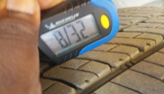 2005 Toyota Innova 2.5 G2, Diesel, Manual, 83,234 km, tyre