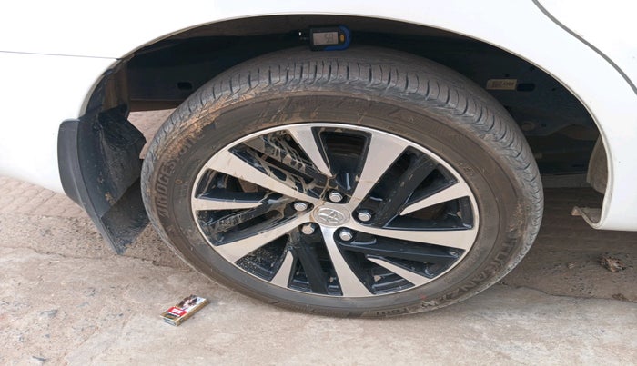 2023 Toyota Innova Crysta 2.4 ZX 7STR, Diesel, Manual, 39,485 km, tyre