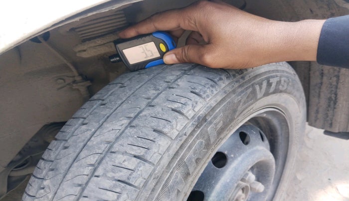 2013 Maruti Wagon R 1.0 LXI CNG, CNG, Manual, 73,344 km, tyre