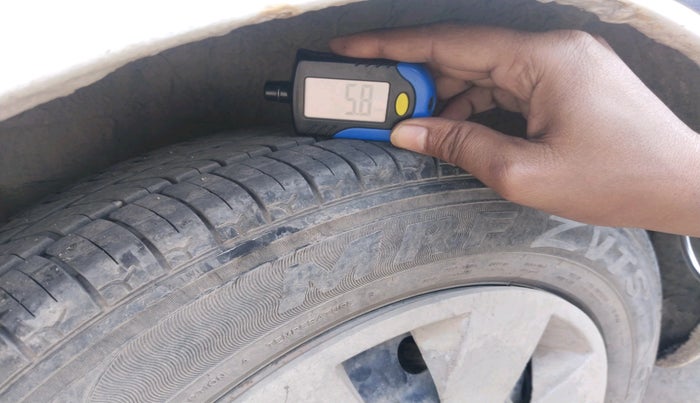 2013 Maruti Wagon R 1.0 LXI CNG, CNG, Manual, 73,344 km, tyre