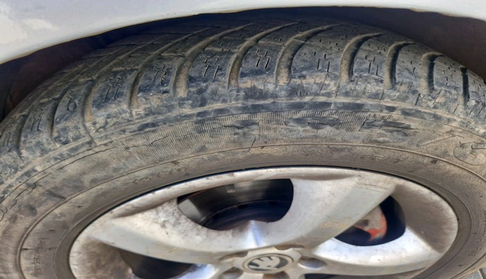 2015 Skoda Rapid 1.5 TDI CR AMBITION PLUS, Diesel, Manual, 91,065 km, tyre