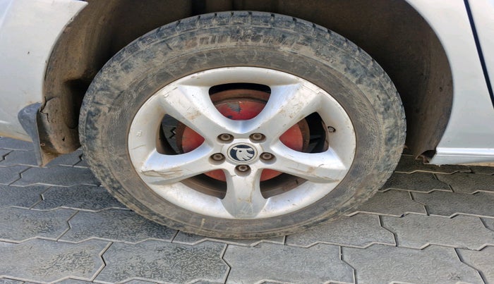 2015 Skoda Rapid 1.5 TDI CR AMBITION PLUS, Diesel, Manual, 91,065 km, tyre