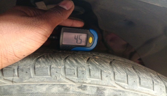 2022 Mahindra XUV300 W6 1.5 Sunroof Diesel, Diesel, Manual, 67,730 km, tyre