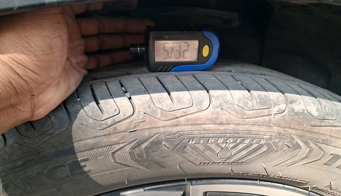 2024 Tata NEXON CREATIVE+ SUNROOF AMT 1.2 PETROL, Petrol, Automatic, 14,990 km, tyre