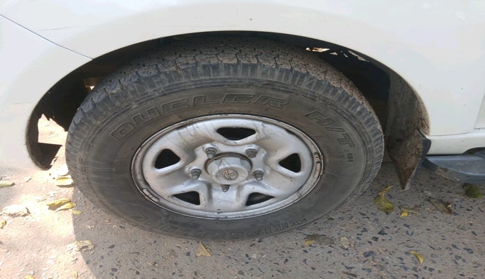 2018 Tata Safari Storme 2.2 EX 4X2, Diesel, Manual, 2,26,699 km, tyre