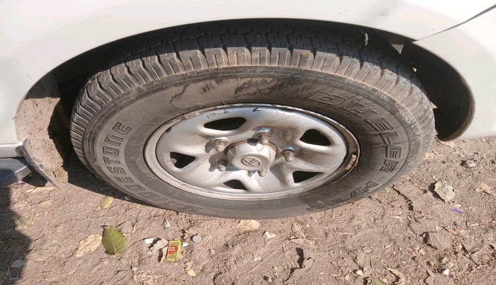 2018 Tata Safari Storme 2.2 EX 4X2, Diesel, Manual, 2,26,699 km, tyre