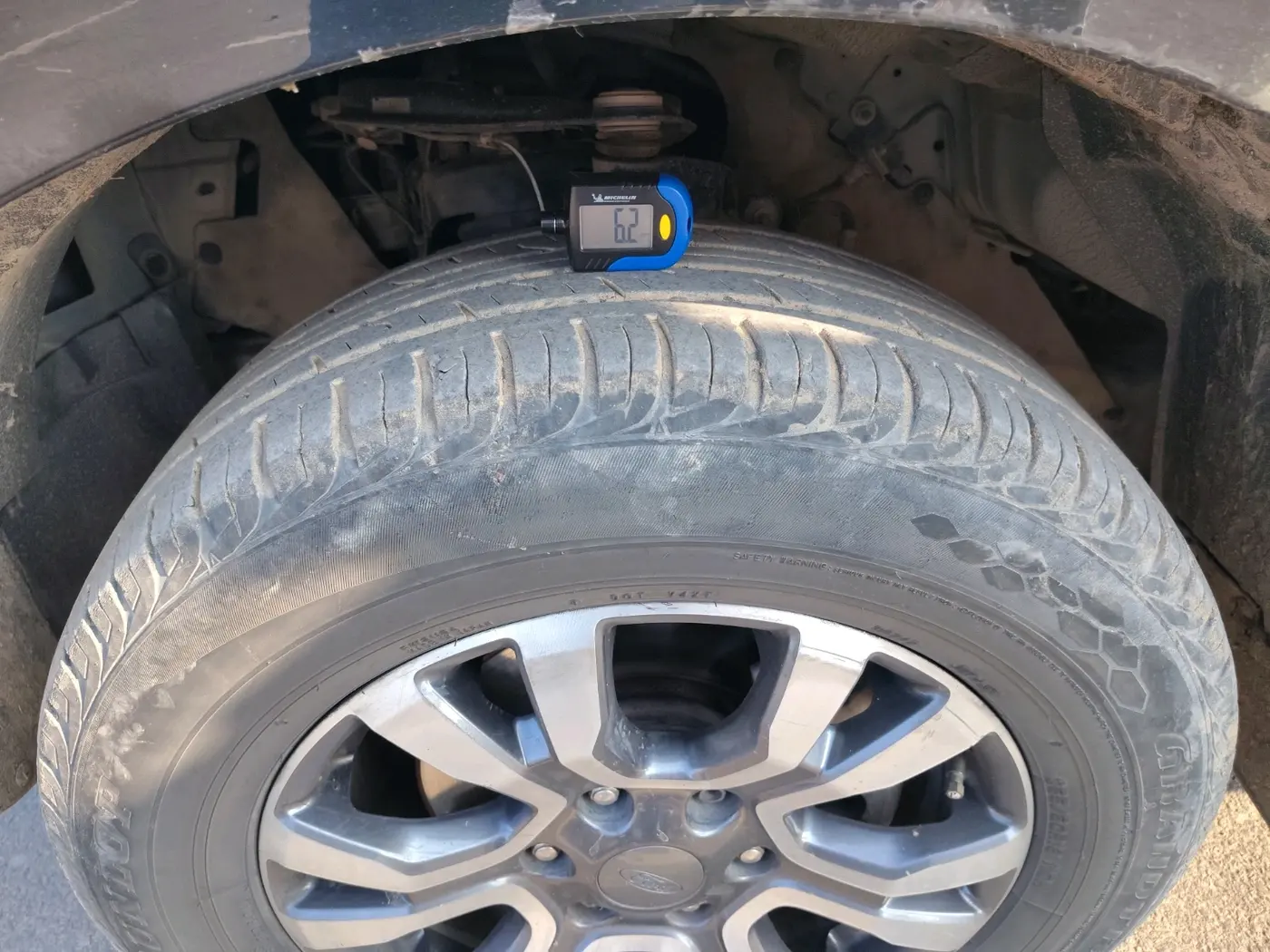 2020 Ford Endeavour TITANIUM PLUS 2.0 4X4 AT SUNROOF, Diesel, Automatic, 1,32,051 km, tyre