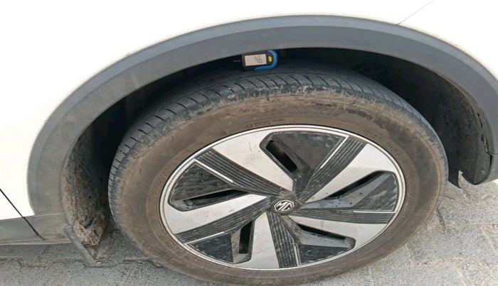 2024 MG ZS EV Excite Pro, Electric, Automatic, 28,689 km, tyre