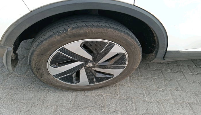 2024 MG ZS EV Excite Pro, Electric, Automatic, 28,689 km, tyre