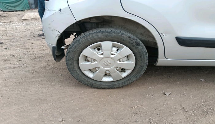 2013 Maruti Wagon R 1.0 LXI, Petrol, Manual, 1,02,727 km, tyre