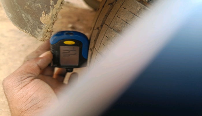 2011 Hyundai i10 MAGNA 1.2, CNG, Manual, 74,740 km, tyre