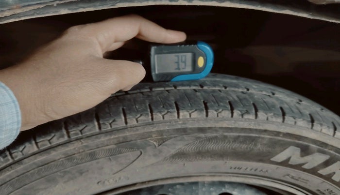 2014 Maruti Wagon R 1.0 LXI CNG, CNG, Manual, 1,62,124 km, tyre