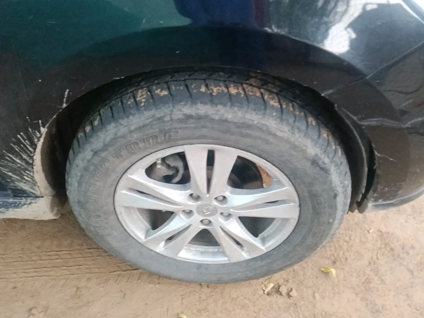 2013 Hyundai Santa Fe 2 WD, Diesel, Manual, 1,26,957 km, tyre