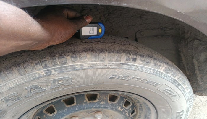 2010 Mahindra Xylo E6, Diesel, Manual, 82,983 km, tyre