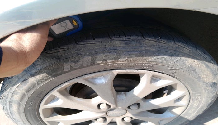 2013 Ford Figo TITANIUM 1.4 DIESEL, Diesel, Manual, 1,05,060 km, tyre