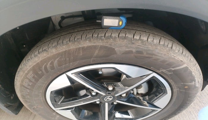 2025 Tata NEXON Creative Plus (PS) 1.2 Petrol DCA Dual Tone, Petrol, Automatic, 2,378 km, tyre