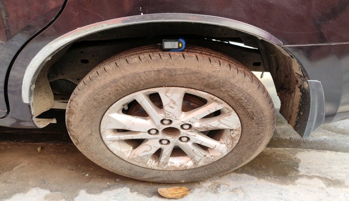 2018 Toyota Innova Crysta 2.4 VX 8 STR, Diesel, Manual, 1,35,447 km, tyre