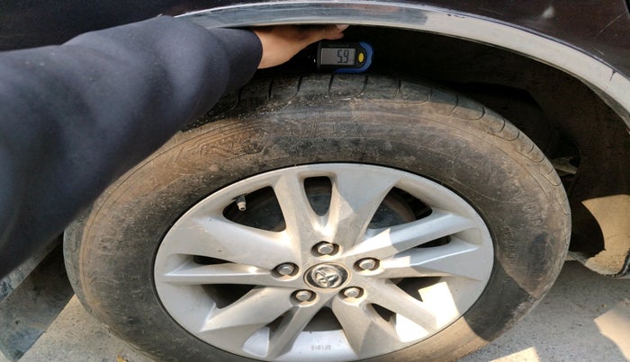 2018 Toyota Innova Crysta 2.4 VX 8 STR, Diesel, Manual, 1,35,447 km, tyre