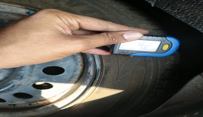 2014 Maruti Wagon R 1.0 VXI, Petrol, Manual, 25,142 km, tyre