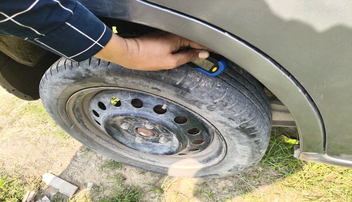 2014 Maruti Wagon R 1.0 VXI, Petrol, Manual, 25,142 km, tyre