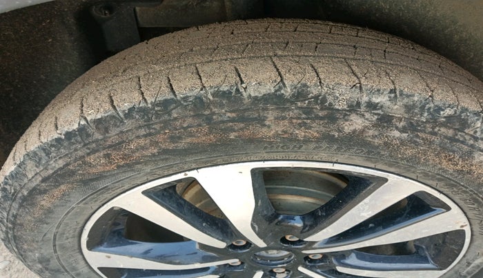 2022 Nissan Kicks XV 1.5, Petrol, Manual, 65,671 km, tyre