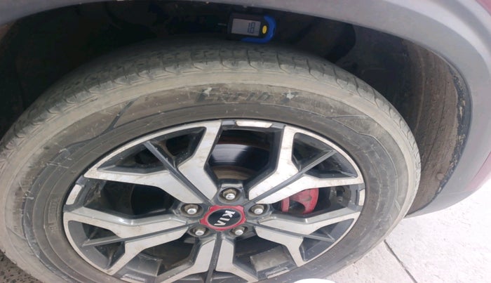 2020 KIA SELTOS GTX PLUS DCT 1.4 PETROL, Petrol, Automatic, 1,42,883 km, tyre