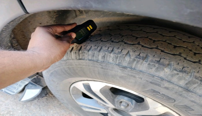 2017 Tata Hexa XM 4X2 7 STR, Diesel, Manual, 81,510 km, tyre