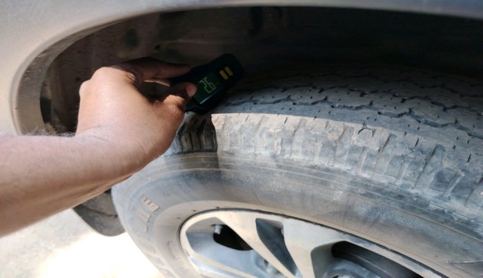 2017 Tata Hexa XM 4X2 7 STR, Diesel, Manual, 81,510 km, tyre