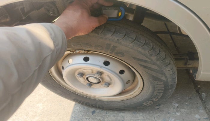 2011 Maruti Alto LXI, Petrol, Manual, 58,726 km, tyre