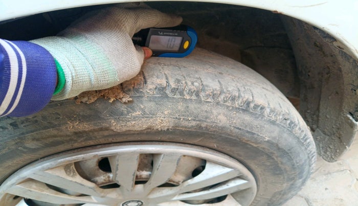 2016 Maruti Swift Dzire LXI (O), CNG, Manual, 93,015 km, tyre