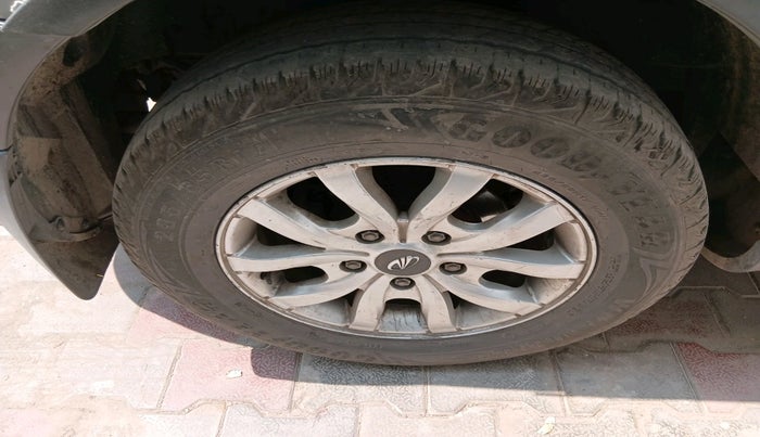 2015 Mahindra XUV500 W10, Diesel, Manual, 86,170 km, tyre