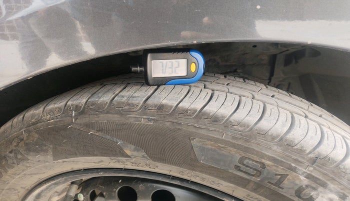 2014 Maruti Ertiga ZDI, Diesel, Manual, 1,17,714 km, tyre