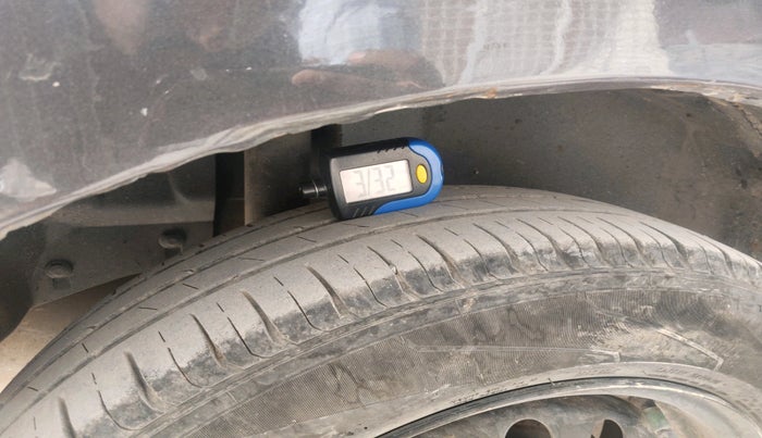 2014 Maruti Ertiga ZDI, Diesel, Manual, 1,17,714 km, tyre