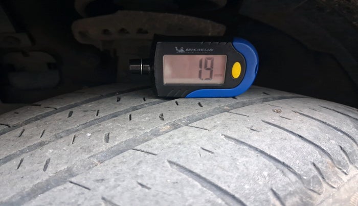 2021 Hyundai VENUE SX 1.0 TURBO, Petrol, Manual, 1,06,752 km, tyre