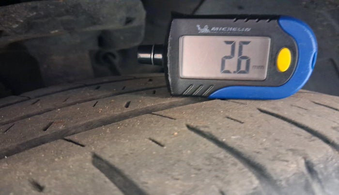 2021 Hyundai VENUE SX 1.0 TURBO, Petrol, Manual, 1,06,752 km, tyre